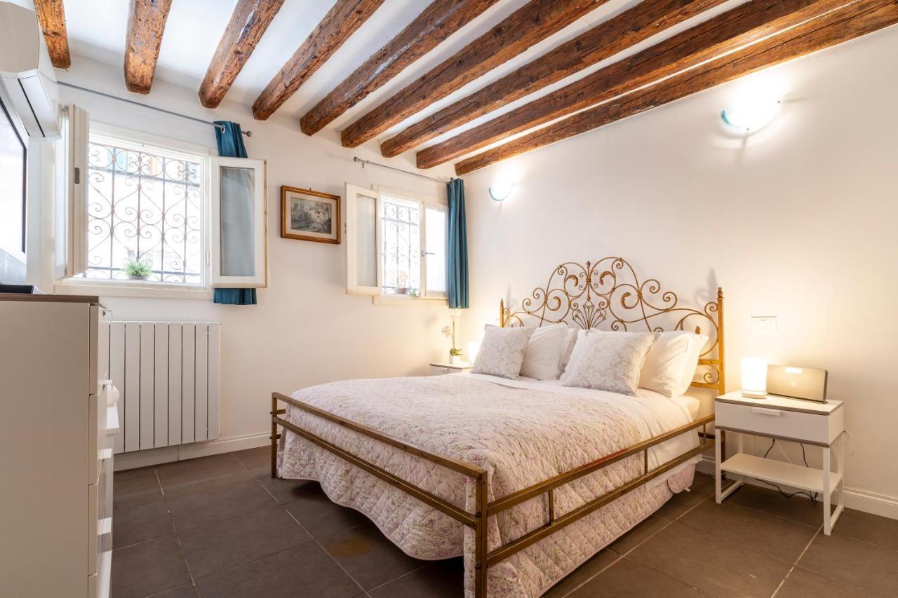 San Giacomo Pied-A-Terre House By Wonderful Italy Венеция Экстерьер фото