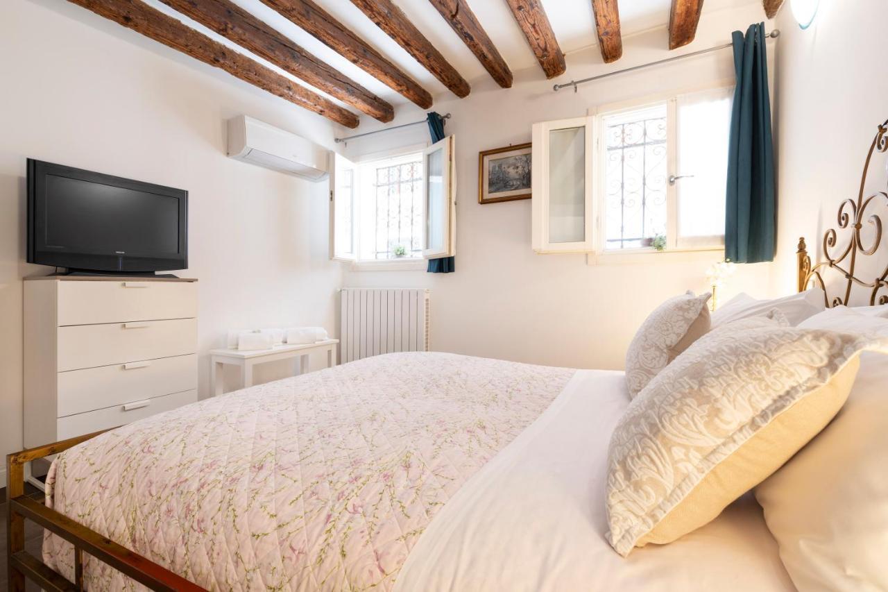 San Giacomo Pied-A-Terre House By Wonderful Italy Венеция Экстерьер фото